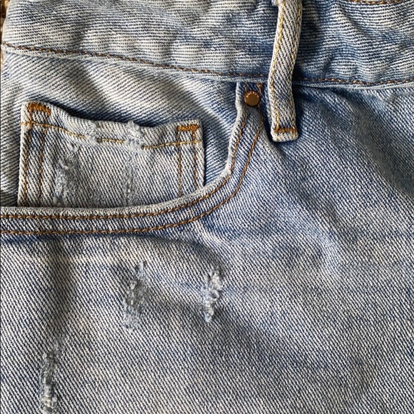 Mid rise shorts - Picture 5 of 5